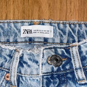 Zara Denim Jean Relaxed Fit. Will ship today!